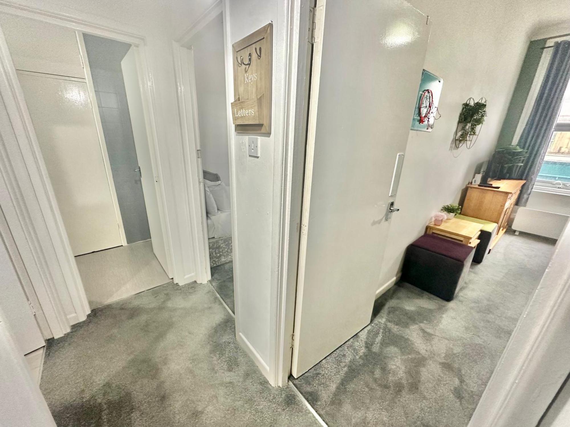 Homely Apartment In The Heart Of Town Centre - Sleeps 6 Борнмут Экстерьер фото