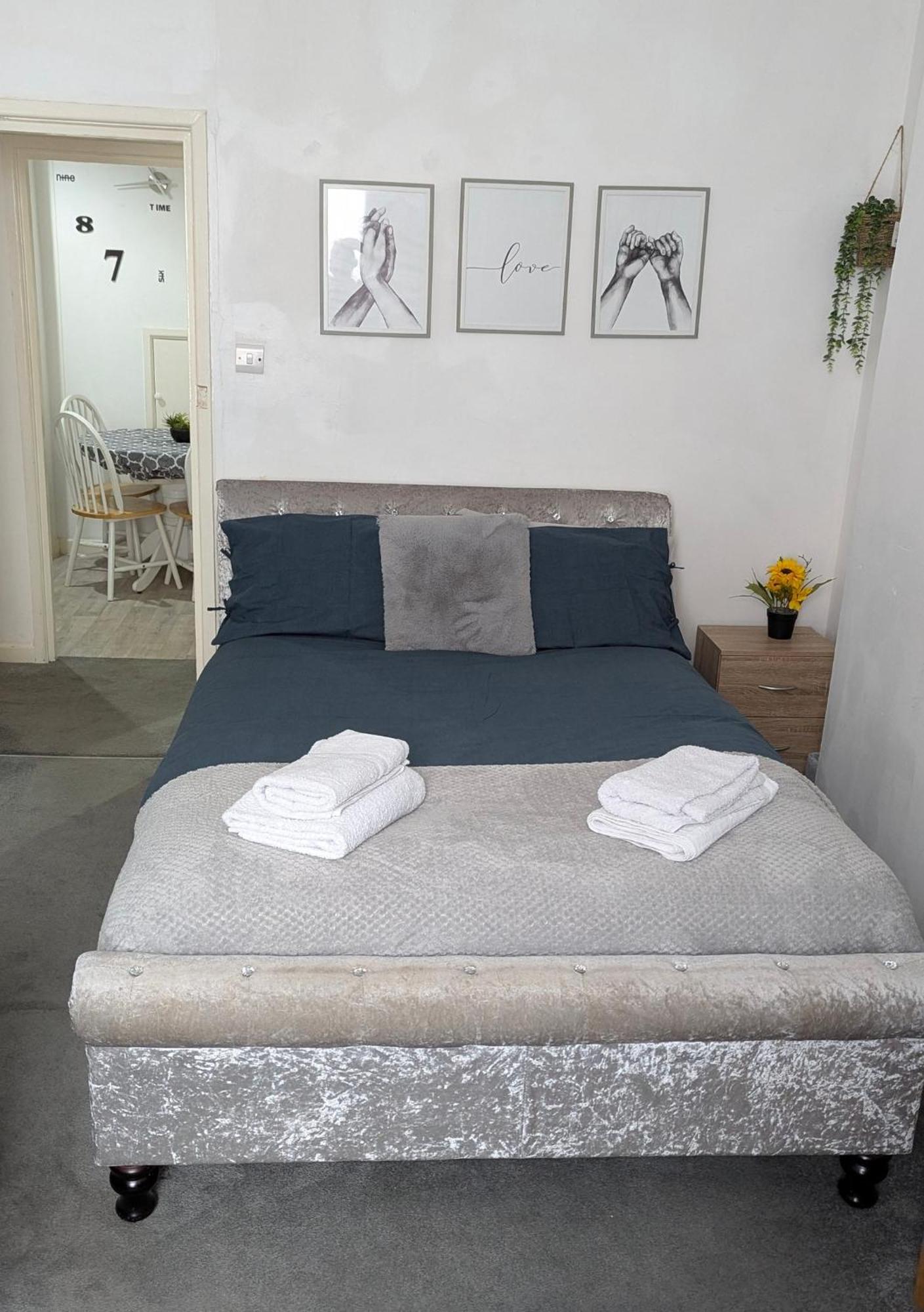 Homely Apartment In The Heart Of Town Centre - Sleeps 6 Борнмут Экстерьер фото